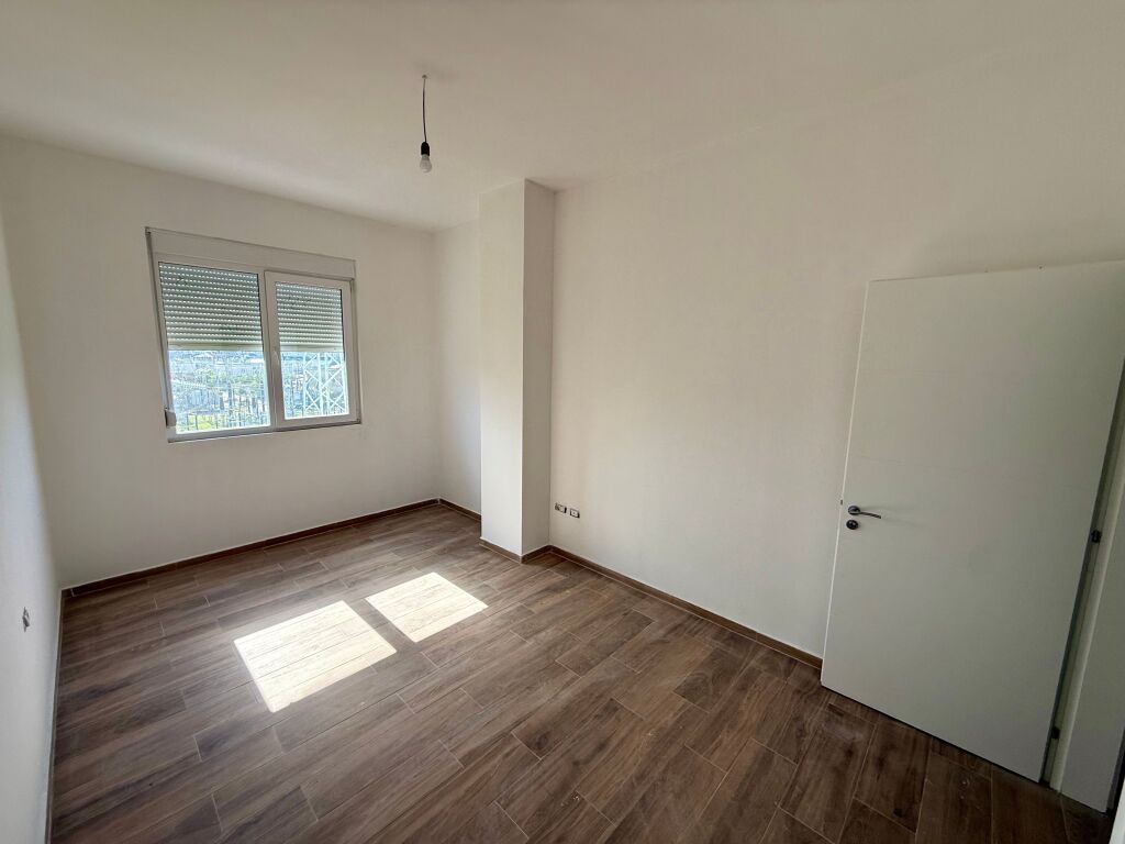 📣 SHITET Apartament 2+1 📍 Prane Nenstacionit Elektrik 🛣️ Rruga "Siri Kodra" ✨