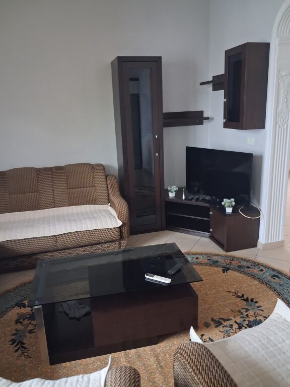 Affitto | Shtëpi private 2 + 1 | Laprakë | 400 €/mese