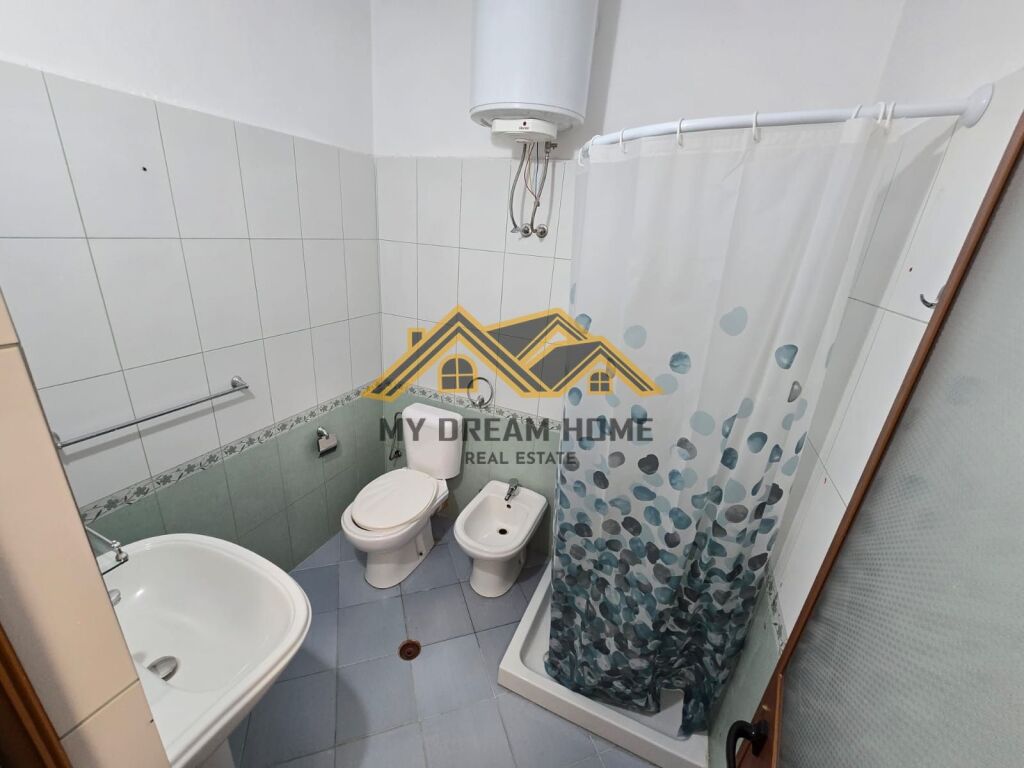 APARTAMENT 2+1 ME QIRA PRAN TREGUT INDUSTRIAL!