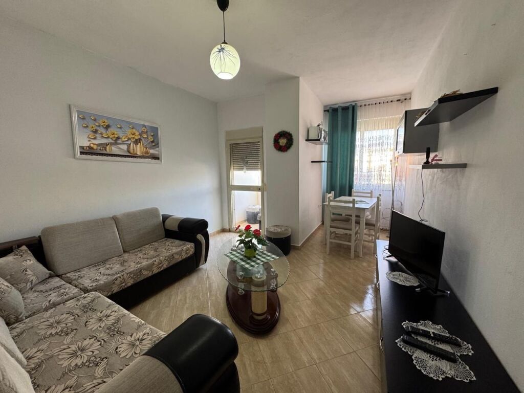 Jepet apartament me qera 1+1