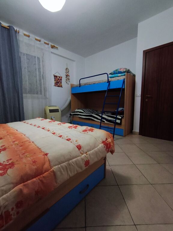Apartament komod 1+1 me ballkon – afër plazhit në Golem