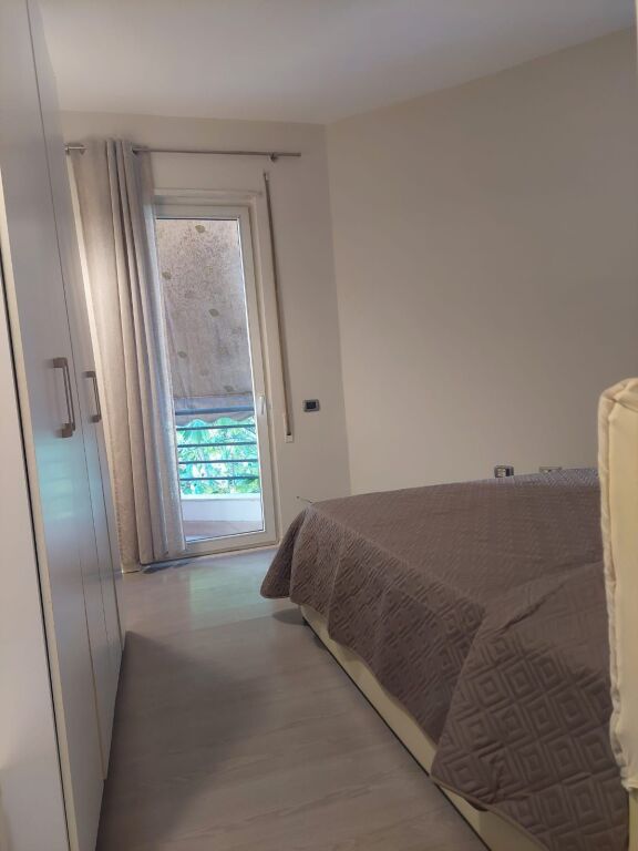 1+1,te rruga budi te liceu artistik,rrug elb,600 euro