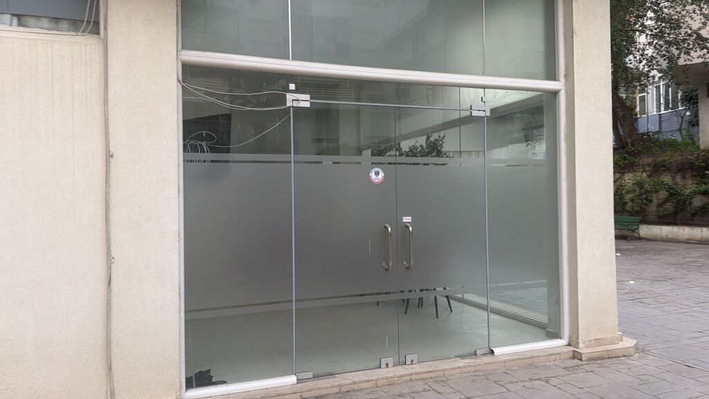 Ambjent me qera,45 m2,te radisoni liqeni i thate,500 euro