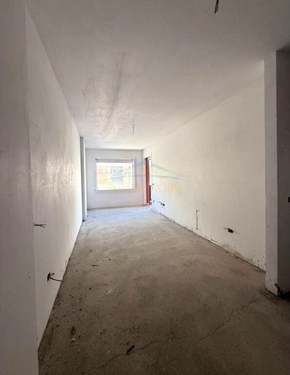 Shitet , Apartament 1+1 , Paskuqan