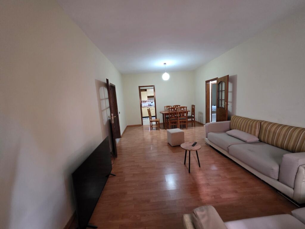 Centro Tirana Dopo il 15° Piano Appartamento 2+1+2 In Vendita