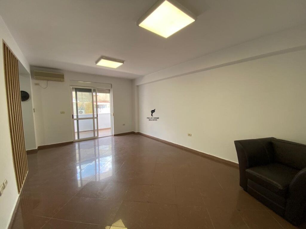 UFFICIO IN AFFITTO 100 M2 BLLOK 85.000 LEKE FH-72042