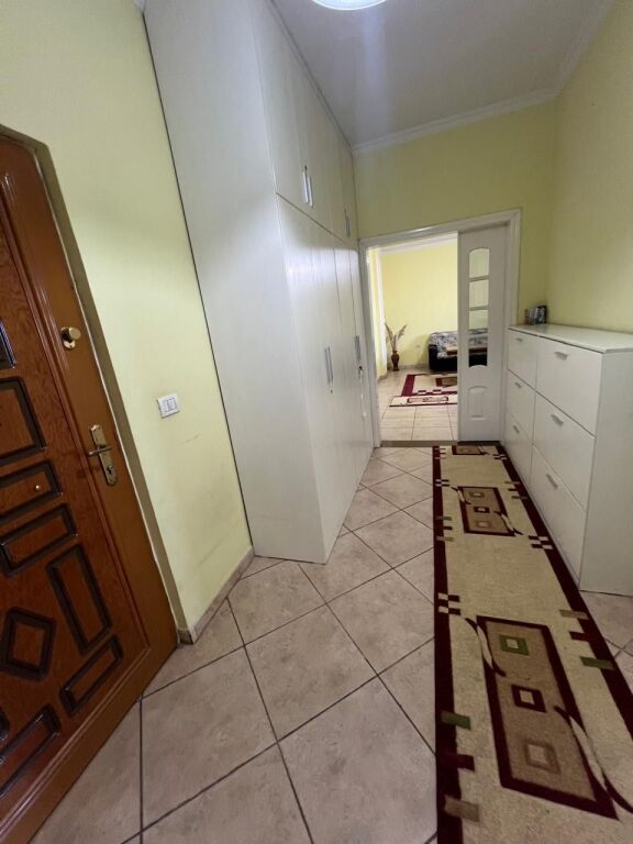 Apartament 2+1 per shitje prane Pazarit te Ri!