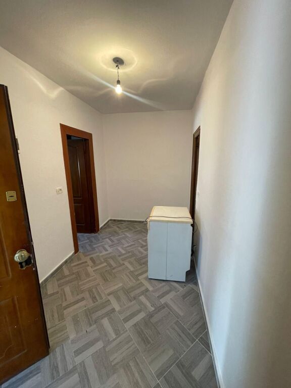 Apartament 1+1 per shitje tek Rruga Irfan Tomini!
