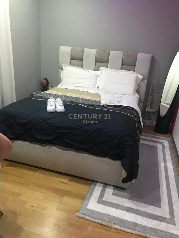 SHITET APARTAMENT 3+1+2+GARAZH NE KOMUNEN E PARISIT
