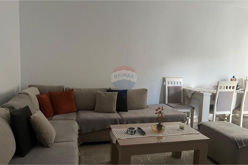 Appartamento 1+1 a 21 Dhjetori, Complesso Contatto
