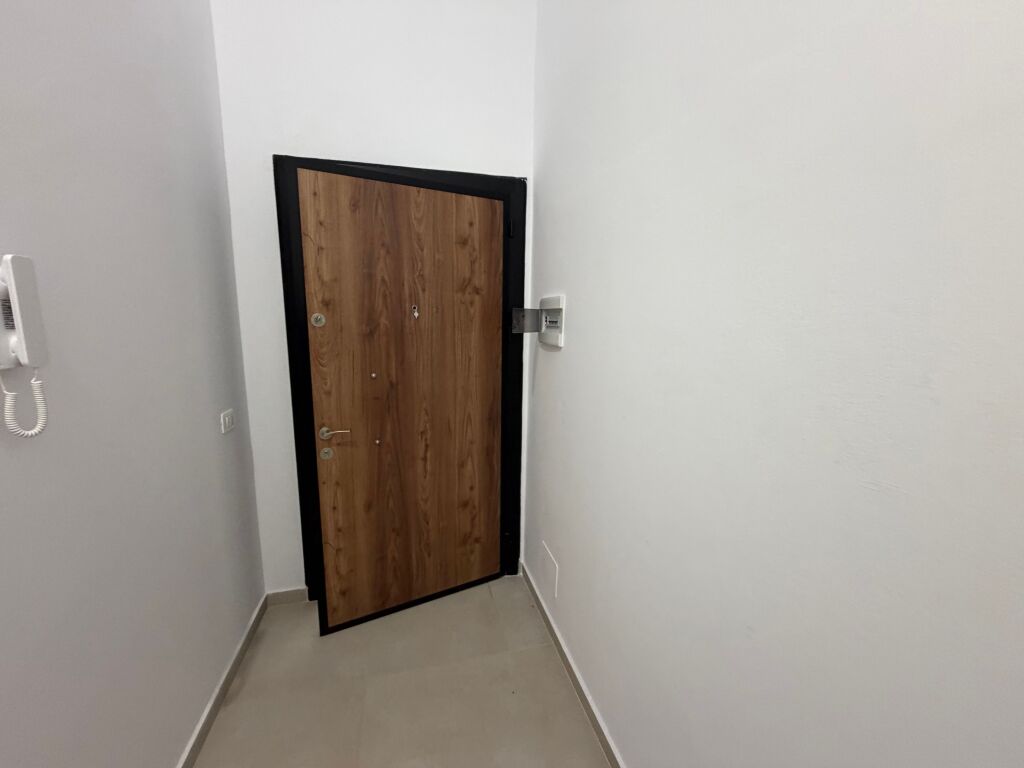 1+1,i mobiluar,te kompleksi tudas ne asrir,380 euro
