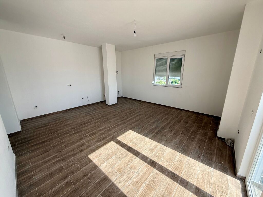 📣 SHITET Apartament 2+1 📍 Prane Nenstacionit Elektrik 🛣️ Rruga "Siri Kodra" ✨