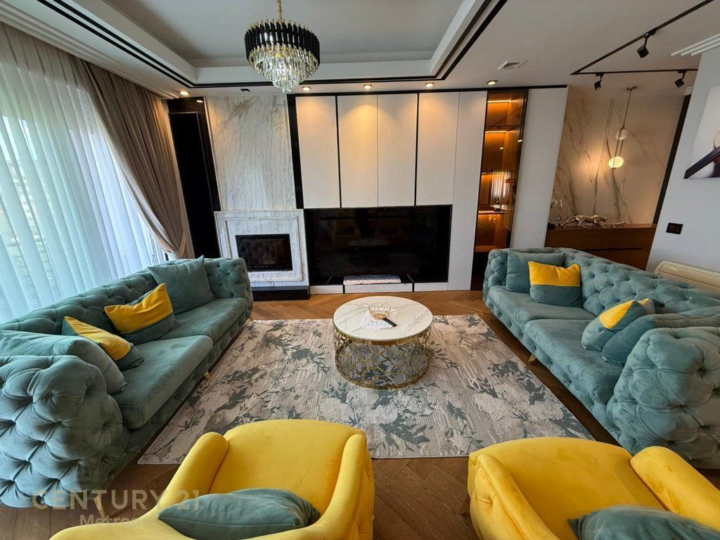Appartamento 2+1+2 in Affitto al Lago Secco, Tirana! 2.000 € /Mese Sup. Totale 120m2