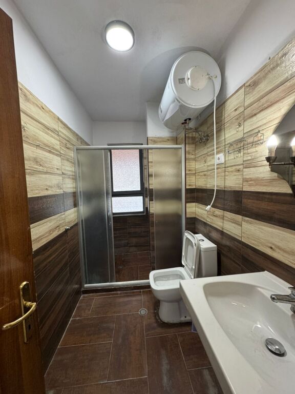 APARTAMENT 3+1+2 ME QIRA PRANE PALLATIT ME SHIGJETA
