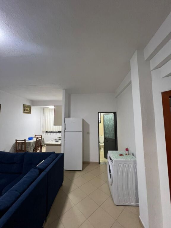 Jepet Apartament me Qira 1+1 - Rruga 5 Maji !