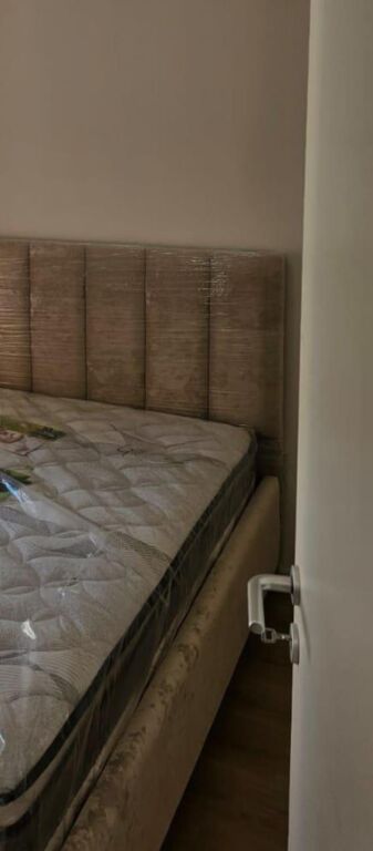 APARTAMENT 1+1. 35000 LEKE.ISH PARKU I AUTOBUZAVE.RRUGA BABE REXHA
