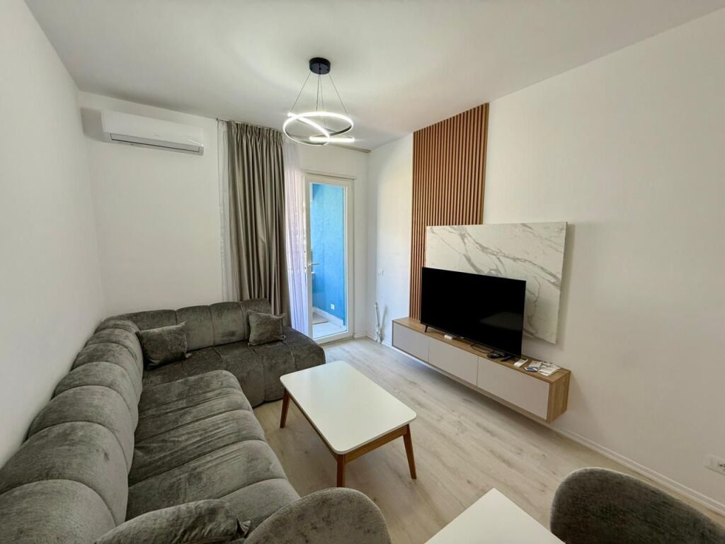 📣 QERA SUPER Apartament 1+1 📍 Kompleksi Univers City, Prane QTU ✨ 💶 Cmimi 35.000 Leke/Muaj