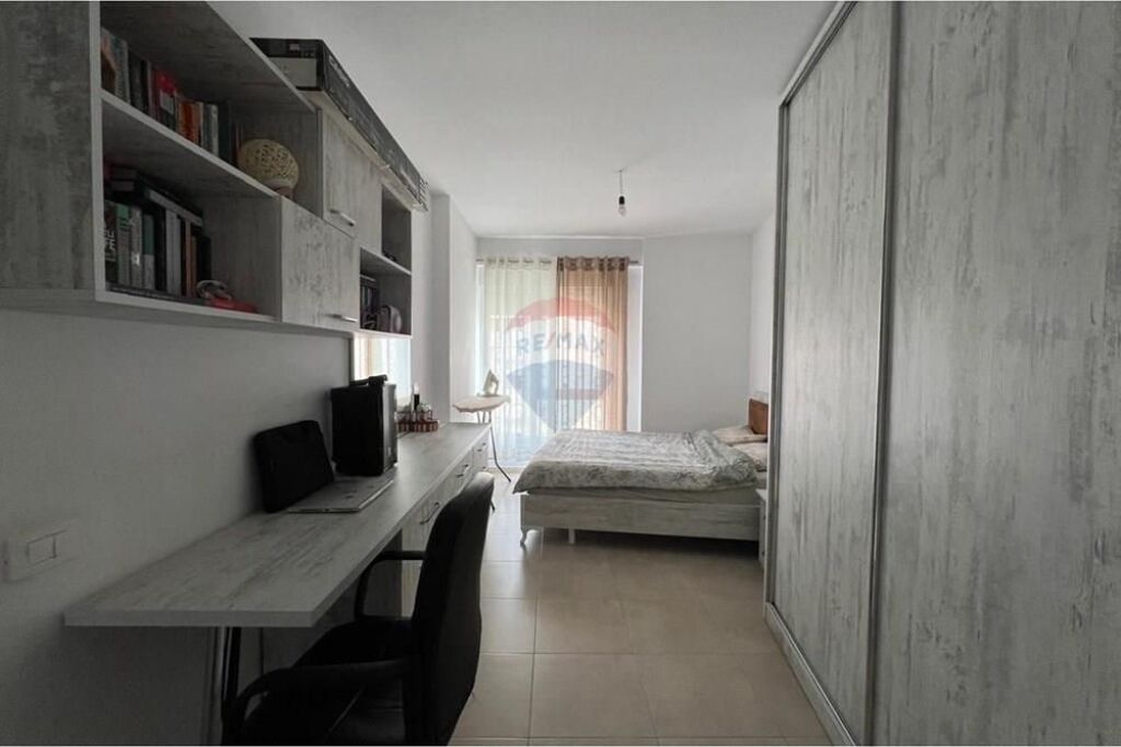 Appartamento 1+1 a 21 Dhjetori, Complesso Contatto
