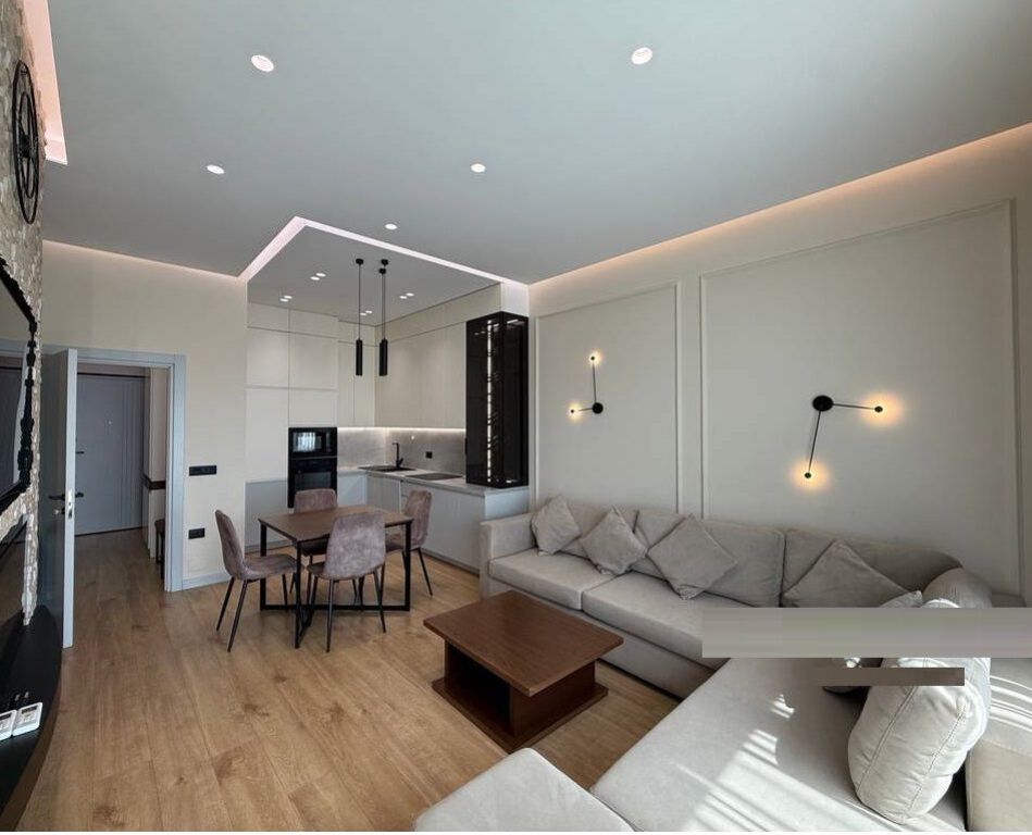 Japim me qira apartament 1+1 tek Square 21,ne Rrugen e Kavajes! 900 € /Muaj