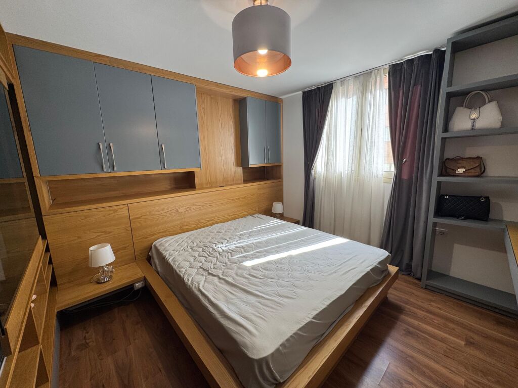 Jepet apartament me qera 1+1