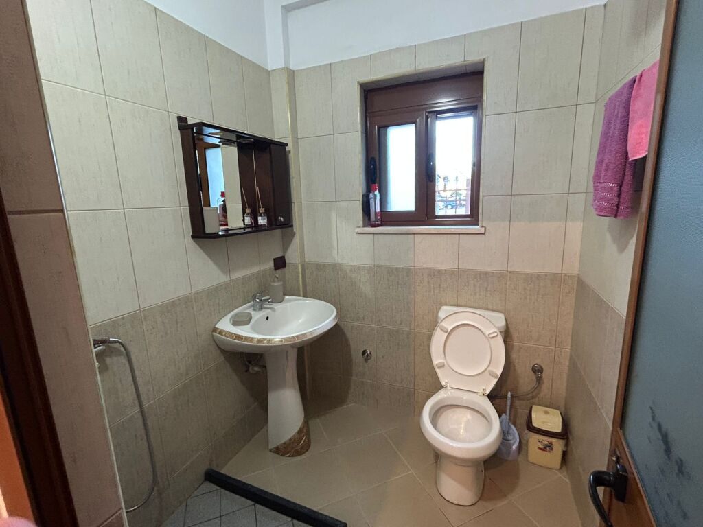🏡 Jepet shtepi private me qera ne Kombinat