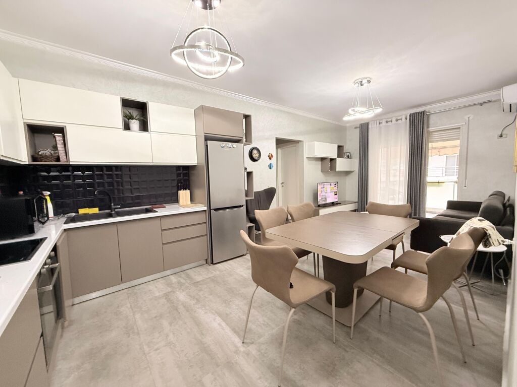 Apartment 2+1 for rent - Lungomare, Vlore.