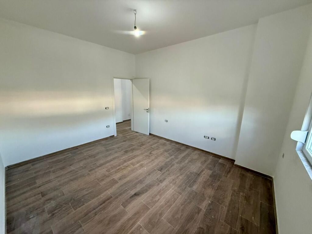 📣 SHITET Apartament 1+1 📍 Prane Nenstacionit Elektrik 🛣️ Rruga "Siri Kodra" ✨💶 Cmimi 97.176 Euro