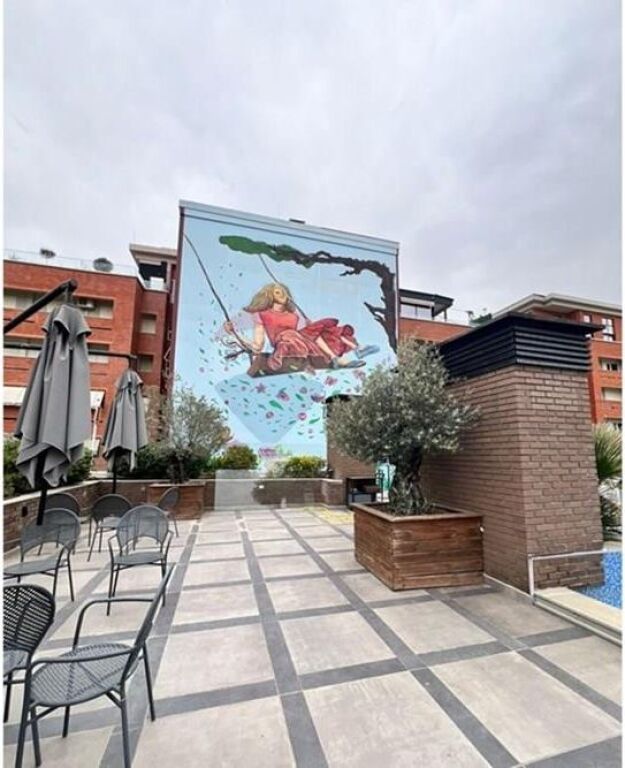 Ristorante - In Affitto - Palazzo con Frecce, Tirana