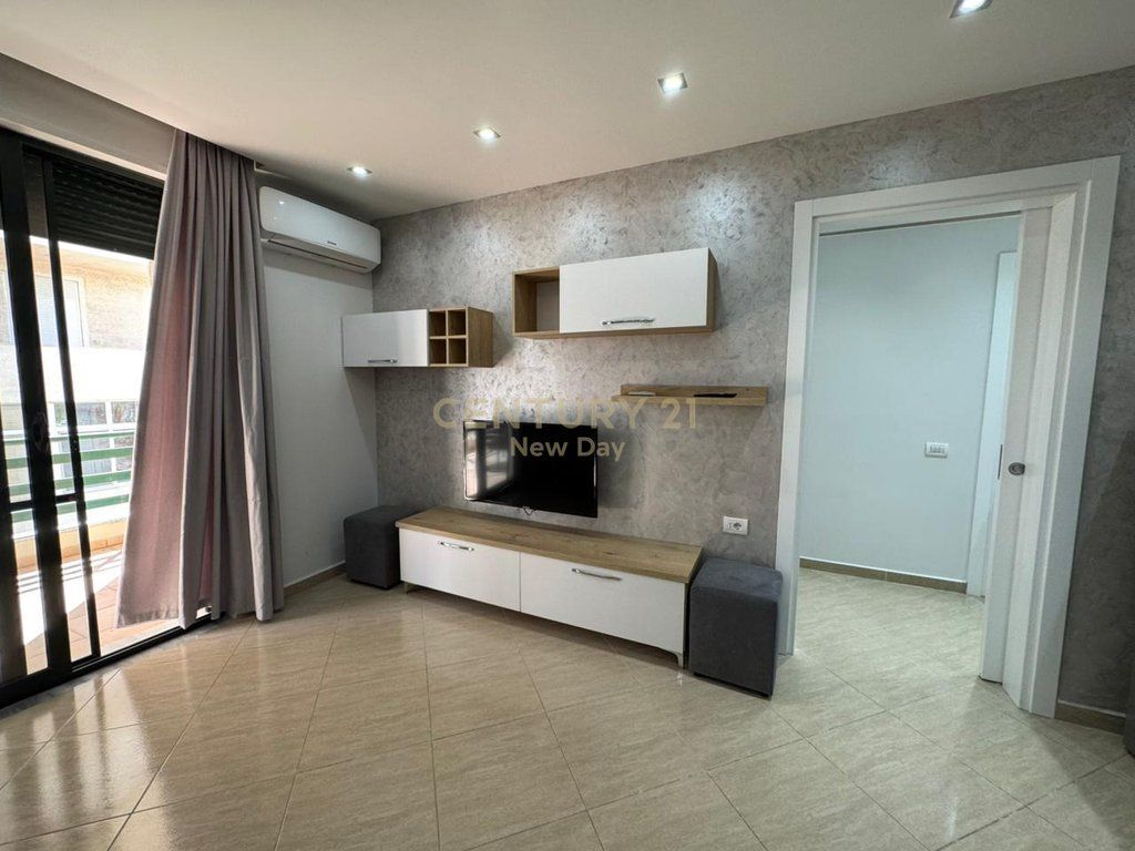 Apartament 2+1+2 T Plus Garazh me Qira në Plazh, Durrës - 700€ | 115 m²
