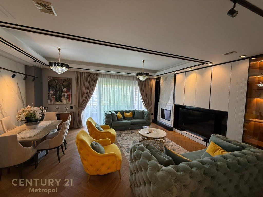 Appartamento 2+1+2 in Affitto al Lago Secco, Tirana! 2.000 € /Mese Sup. Totale 120m2
