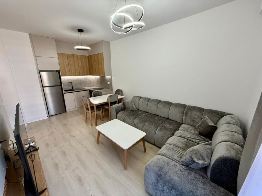 📣 QERA SUPER Apartament 1+1 📍 Kompleksi Univers City, Prane QTU ✨ 💶 Cmimi 35.000 Leke/Muaj