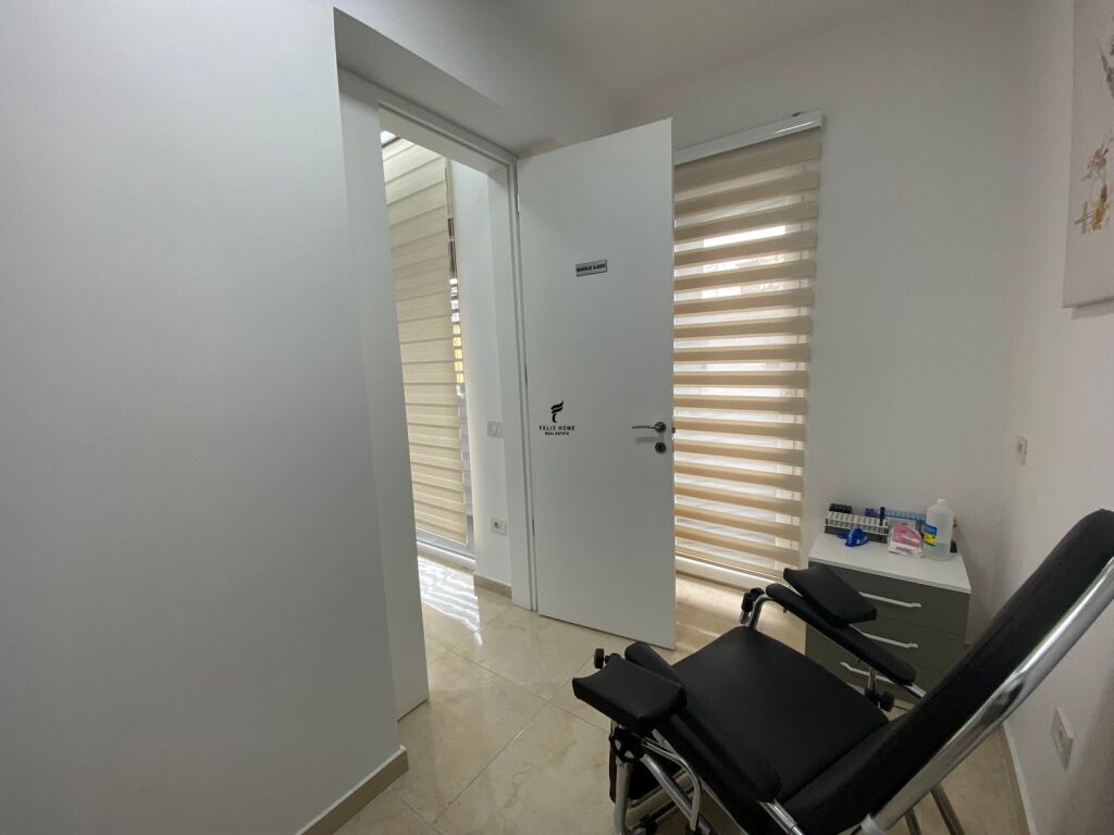 ZYRE ME QERA 134 M2 RRUGA E DURRESIT 1500 EURO FH-72050