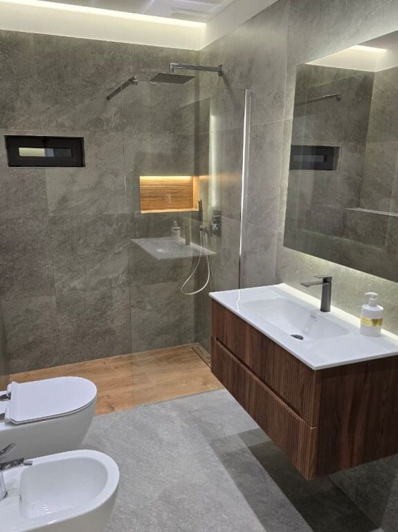 📌Shitet Apartament 2+1+2 tek Zogu i Zi