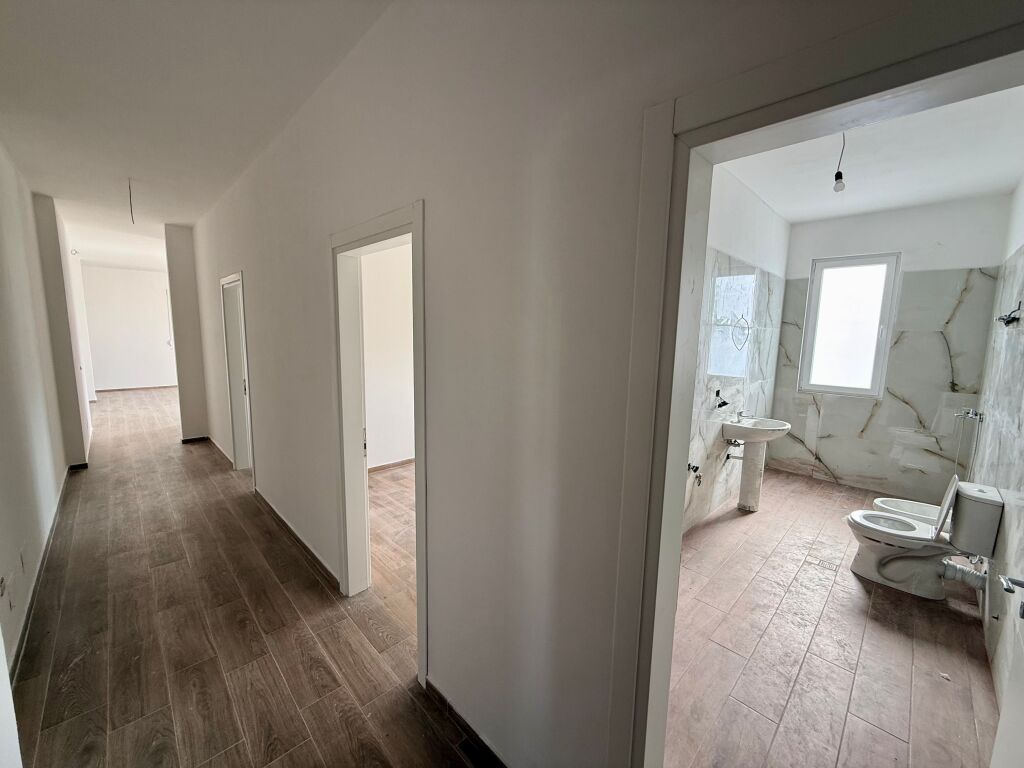 📣 SHITET Apartament 2+1 📍 Prane Nenstacionit Elektrik 🛣️ Rruga "Siri Kodra" ✨