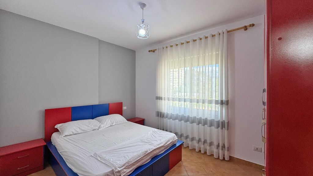 Shitet apartament 1+1. Kati 4, pa ashensor. Durres, Shkembi Kavajes
