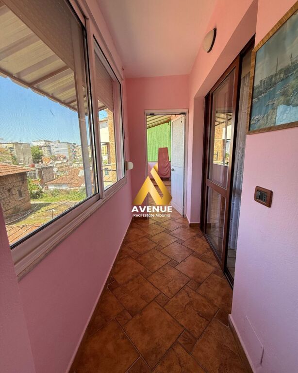Jepet me qira apartament 1+1, Yzberisht – Pallatet Cabej