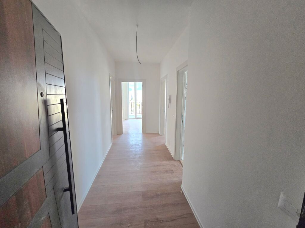 Apartament 2+1  per Shitje ne Paskuqan