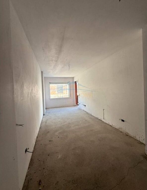 Shitet , Apartament 1+1 , Paskuqan