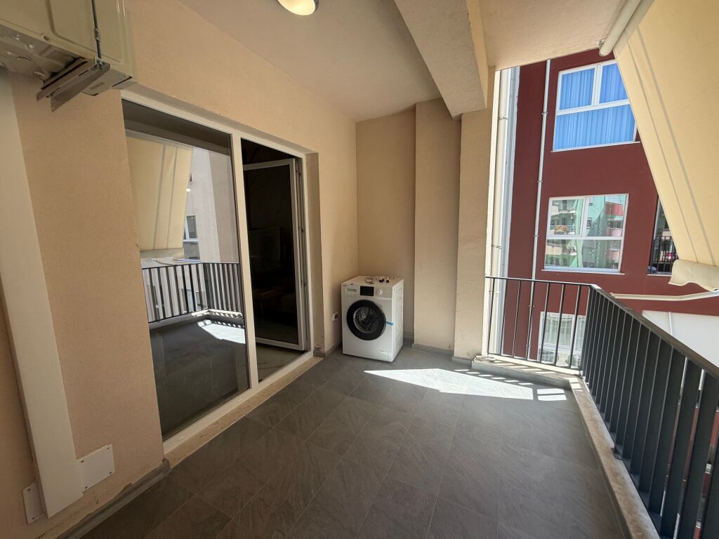 1+1,i mobiluar laprake te E88,500 mije leke
