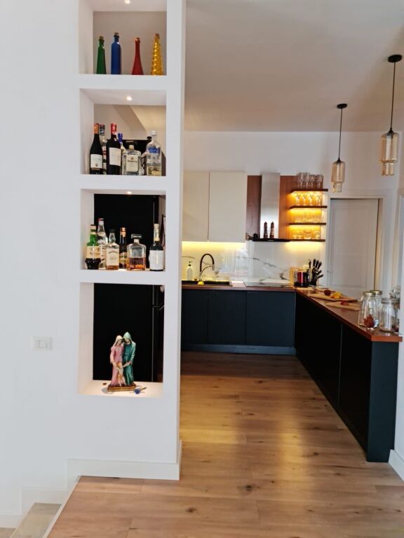 Affitto | Penthouse 3 + 1 + 3 | Mali i Robit | 1000 €/mese