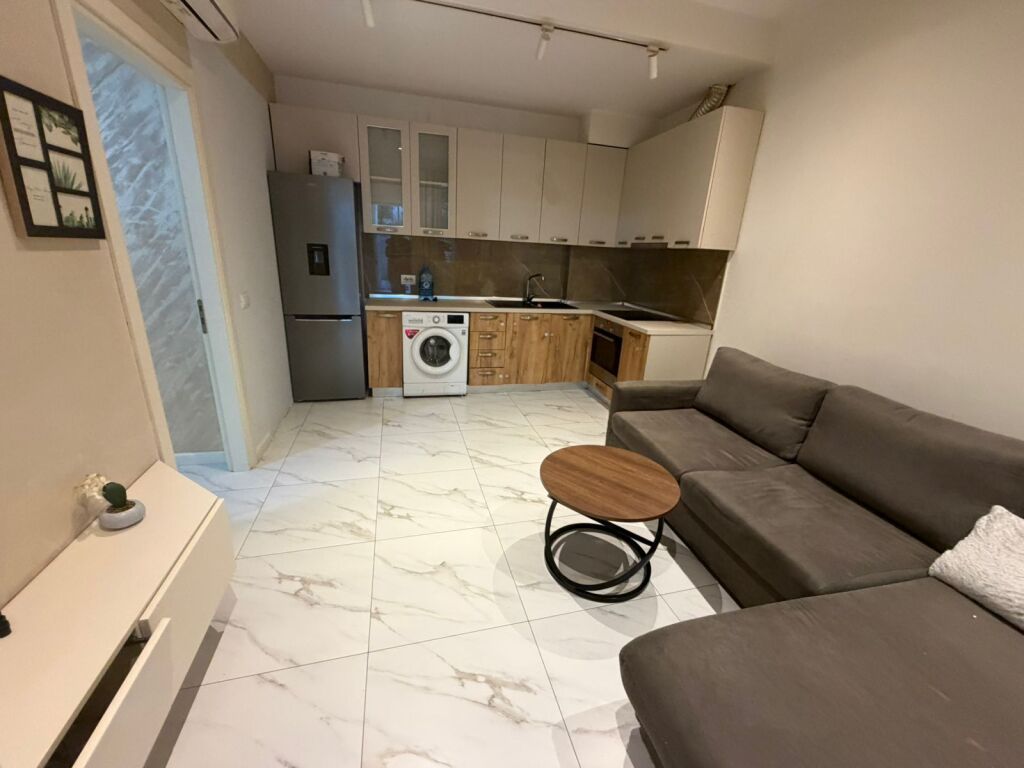 In affitto 1+1 Via Peti Lago Secco 40.000 lek