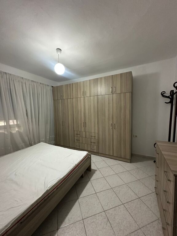 Jepet me qira 1+1 Laprake 450 mije leke