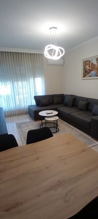 In affitto 1+1 Al 21 Dhjetori Complesso Contatto 650€ trattabili