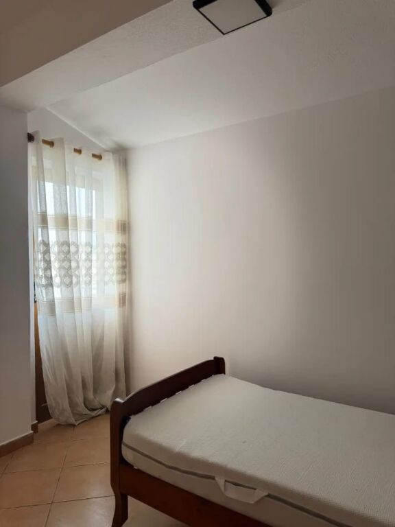 Jepet Me Qera Apartament 3+1+1 Ballkon