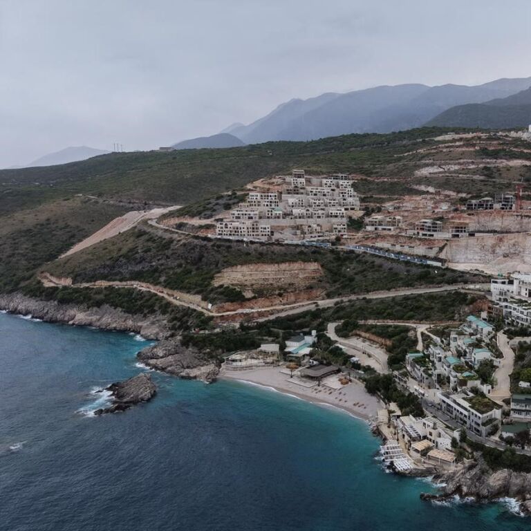 🏡 Shitet Apartament 1+1 – Folie Village, Jalë 🌊✨