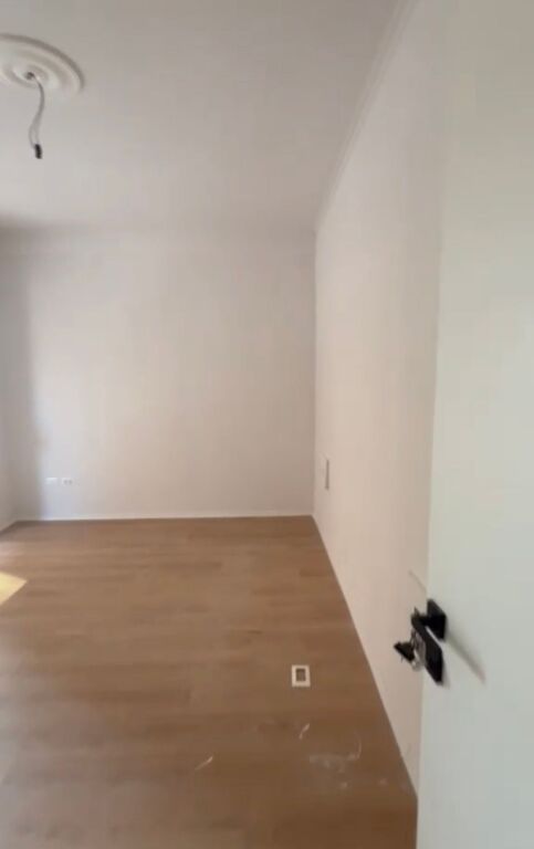 Apartment 2+1+2 for sale at Fusha e Aviacionit 200,000€ negotiable