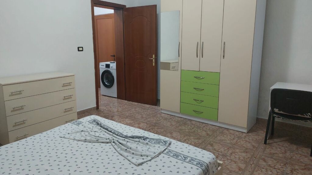 Qera | Shtëpi private 1 + 1 | Rruga Jordan Misja | 350 €/muaj