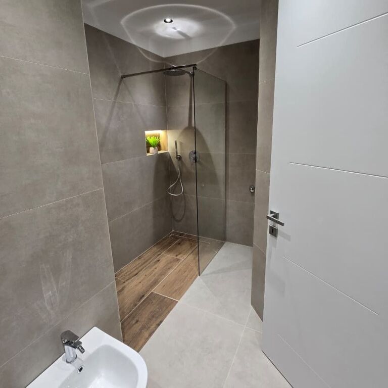 🏡 Shitet Apartament 2+1+2 – Zogu i Zi ✨