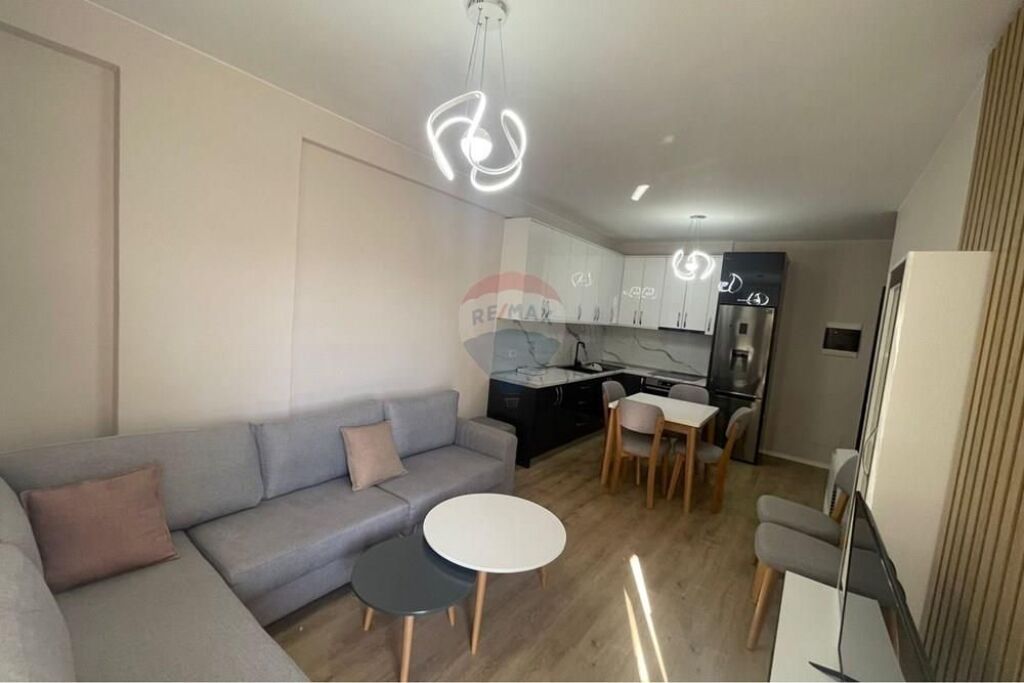 Shitet apartament 2+1 tek Univers City,
