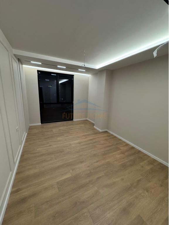 Shitet , Apartament 2+1 , Golden Tower , Tirane